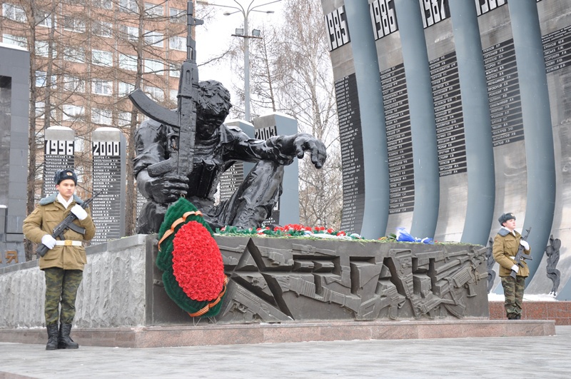 Екатеринбург афганцы. Памятник воинам Афганистана в Екатеринбурге черный тюльпан. Памятник воинам интернационалистам в Екатеринбурге. Мемориал воинам интернационалистам в Свердловске. Мемориал черный тюльпан воинам - интернационалистам.