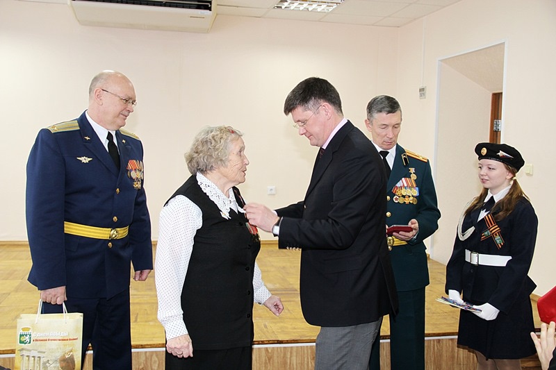 Вручение юбилейных медалей "70 лет Победы в Великой Отечественной войне", Березовский