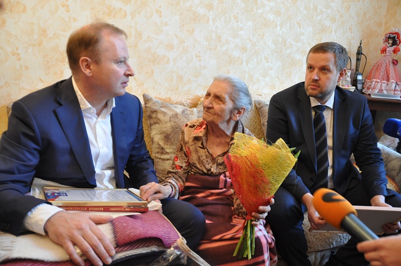 Поздравление ветерана с Международным женским днем