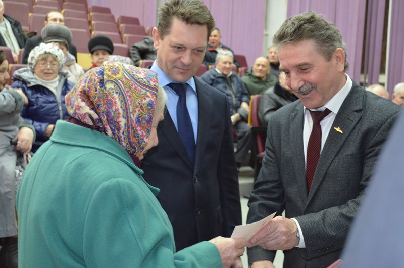 Вручение юбилейных наград ветеранам, Асбест