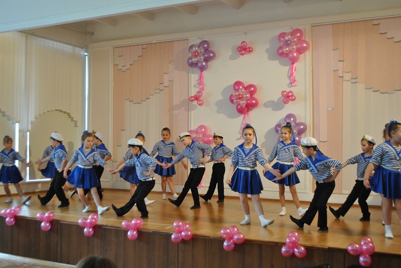 Конкурс танцев в школе