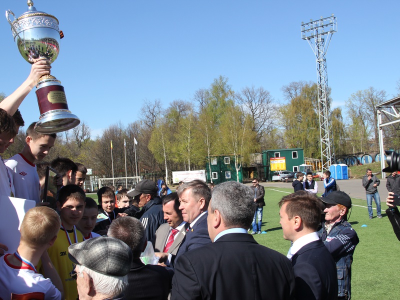Состоялось награждение победителей школьной футбольной лиги «Кубок Победы»