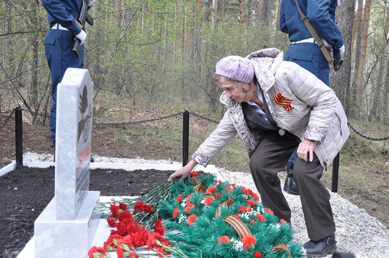 Закладка памятника, посвященного солдатам Великой Отечественной войны, 07.05