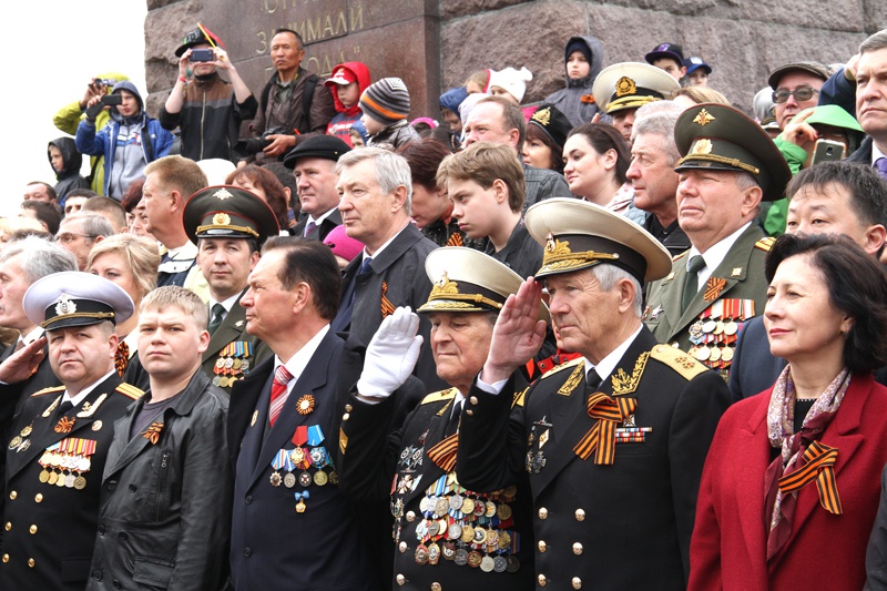 В День победы на центральные улицы Владивостока вышли свыше 40 тысяч человек