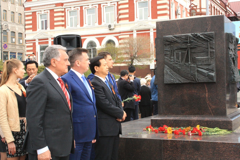 Имена своих героев помнит Владивосток