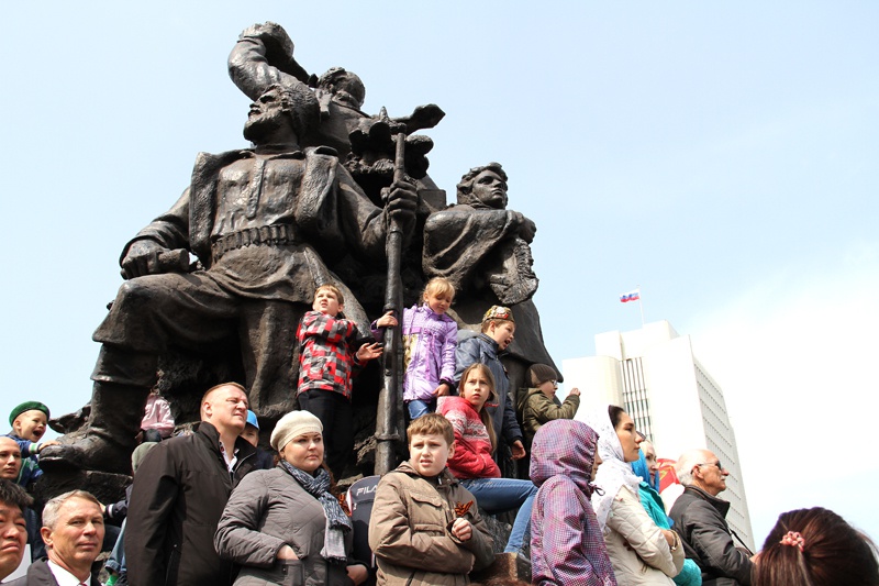 В День победы на центральные улицы Владивостока вышли свыше 40 тысяч человек