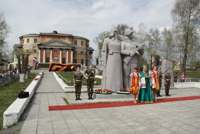 Открытие памятника летчику-испытателю Григорию Бахчиванджи в Билимбае, 15 мая 2015г.