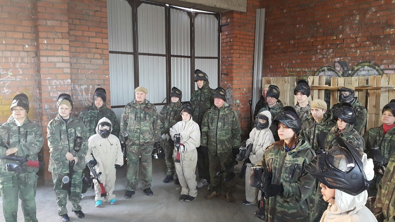 День Победы, Асбест