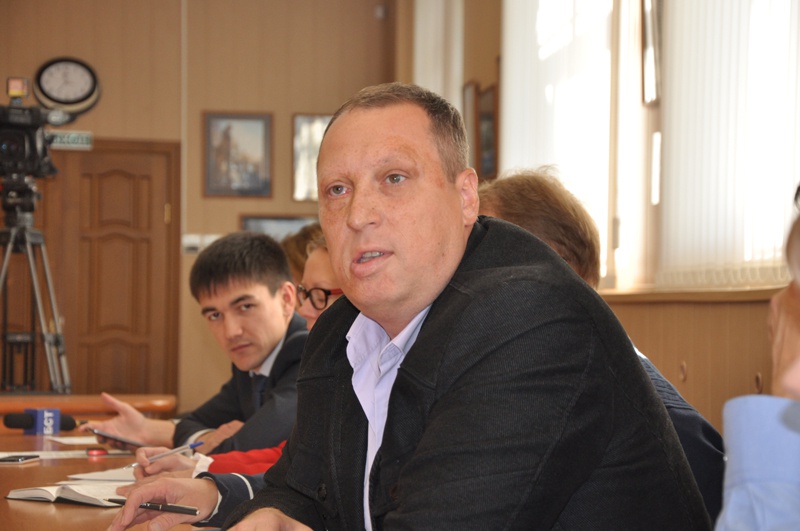 Избиратели ждут от депутатов реальной работы - Толкачев