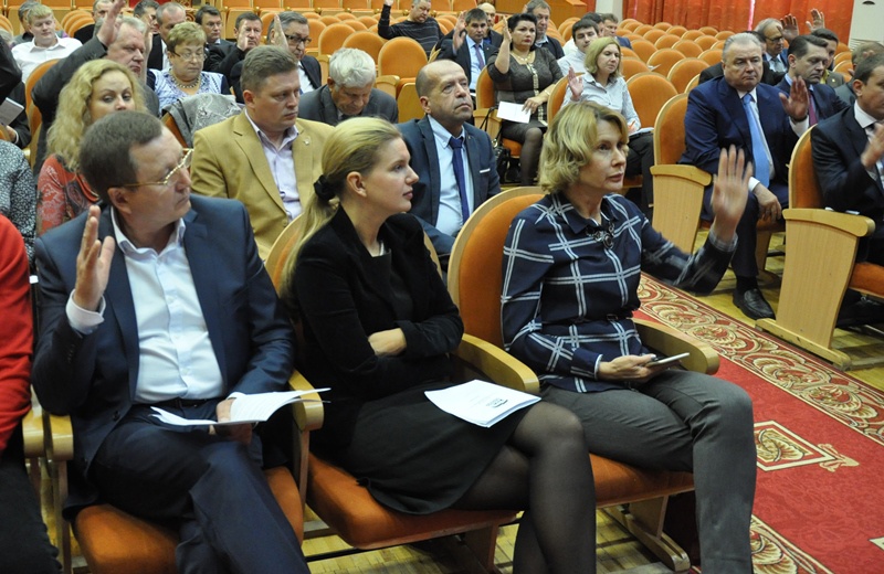 Свердловские единороссы провели заседание регионального политсовета