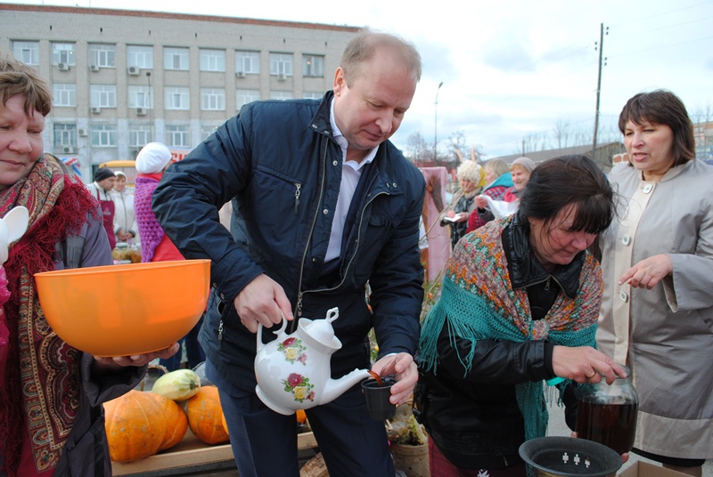 Виктор Шептий поздравил тугулымцев с 90-летием городского округа (2.10.2015)