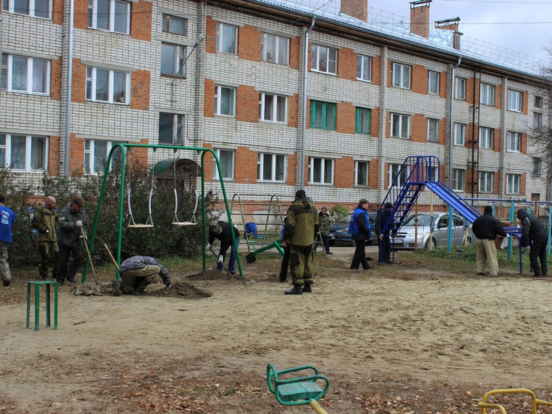 Новая детская площадка для детей г.Ядрина 13.10.2015