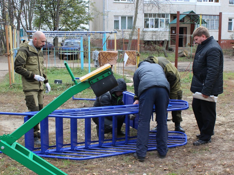 Новая детская площадка для детей г.Ядрина 13.10.2015