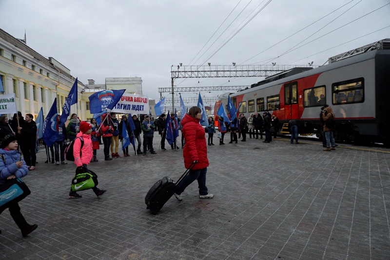 Первый рейс скоростного электропоезда "Ласточка" по маршруту Екатеринбург - Нижний Тагил