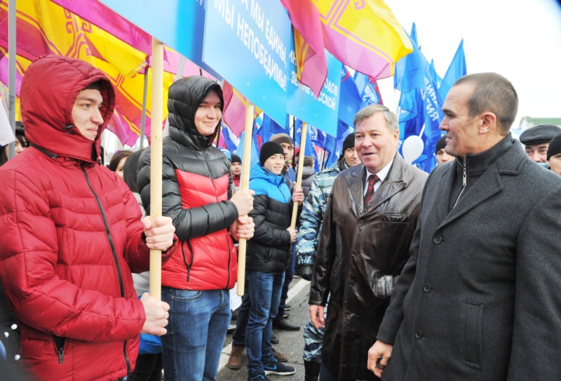 Главный праздник-митинг в честь Дня народного единства прошел на Красной площади столи