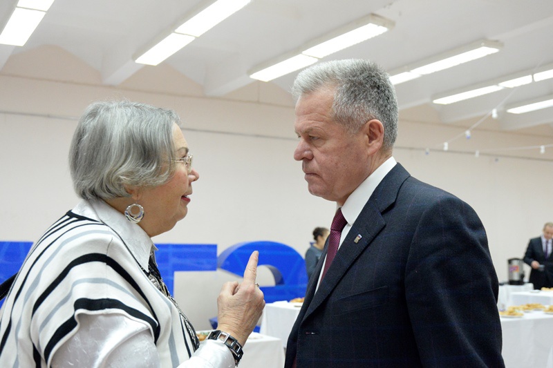 Партийцы на XXVIII конференции СРО партии "Единая Россия" 12.12  