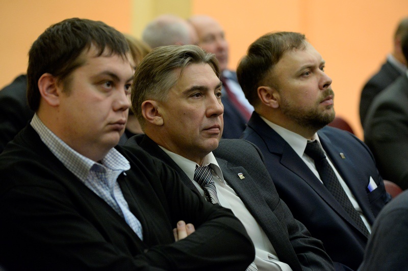Партийцы на XXVIII конференции СРО партии "Единая Россия" 12.12  