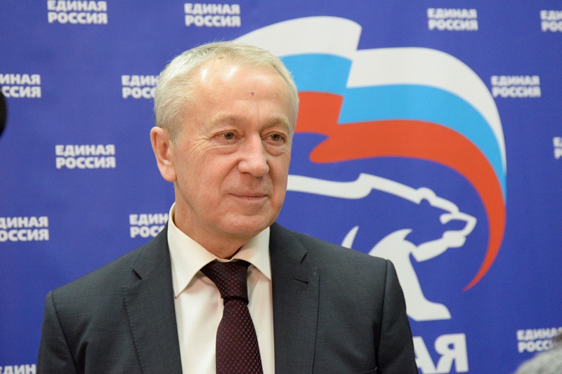 Партийцы на XXVIII конференции СРО партии "Единая Россия" 12.12  