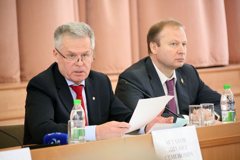 Единороссы приняли участие в расширенном заседании правления Совета муниципальных образований региона (фото - Департамент информполитики) (14.01.2016)