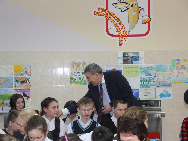 «Шоколад – детям»: сладкие подарки вручены школьникам с ограниченными возможностями здоровья чебоксарской школы №2