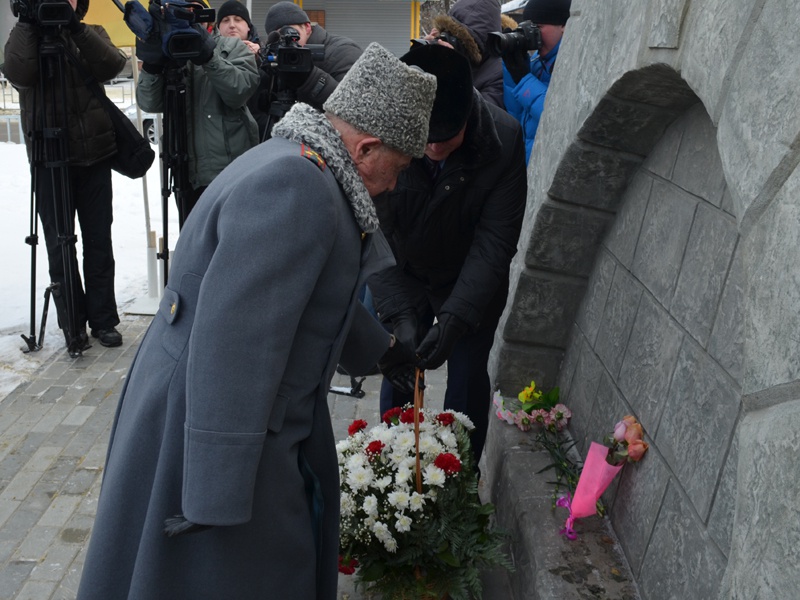 Митинг в день полного освобождения Ленинграда от блокады
