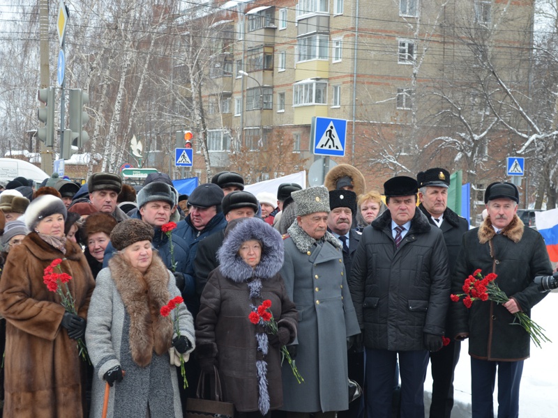 Митинг в день полного освобождения Ленинграда от блокады