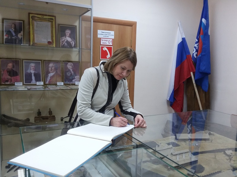 Елена Чечунова встретилась в Бисерти с участниками локальных войн (13.02.2016)