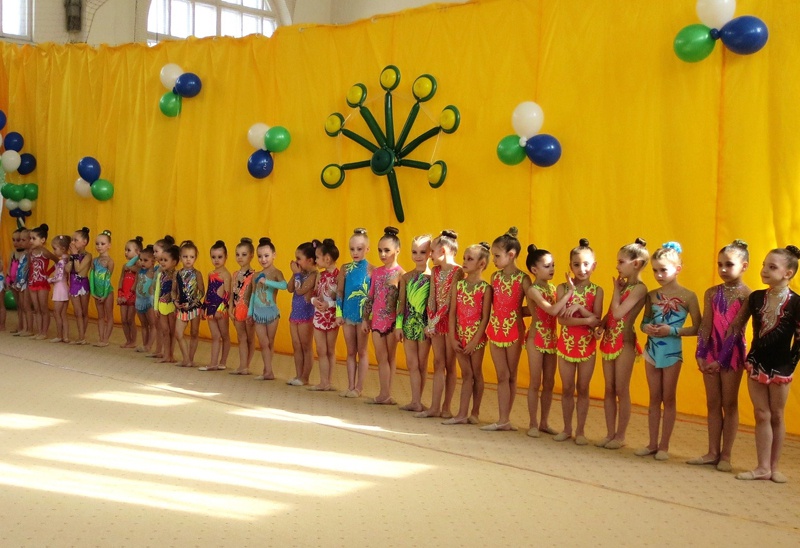зал для соревнований по художественной гимнастике. уфа соревнования по художественной гимнастике. уфа соревнования по художественной гимнастике. бронницкие гимнастки. дворец художественной гимнастики омск.