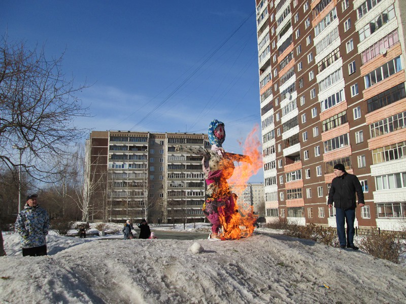 Верх-исетские единороссы организовали праздник Масленицы (12.03.2016)