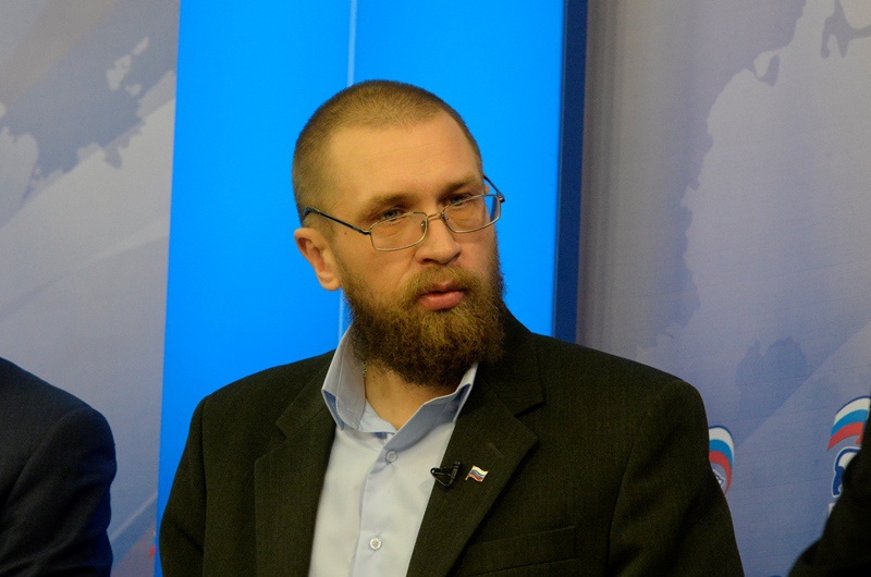 Участники предварительного голосования провели первые дебаты (02.04.2016)