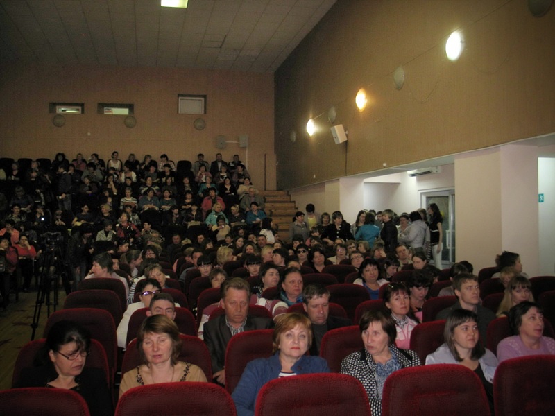 Дебаты участников предварительного голосования в Усть-Ддонецком районе