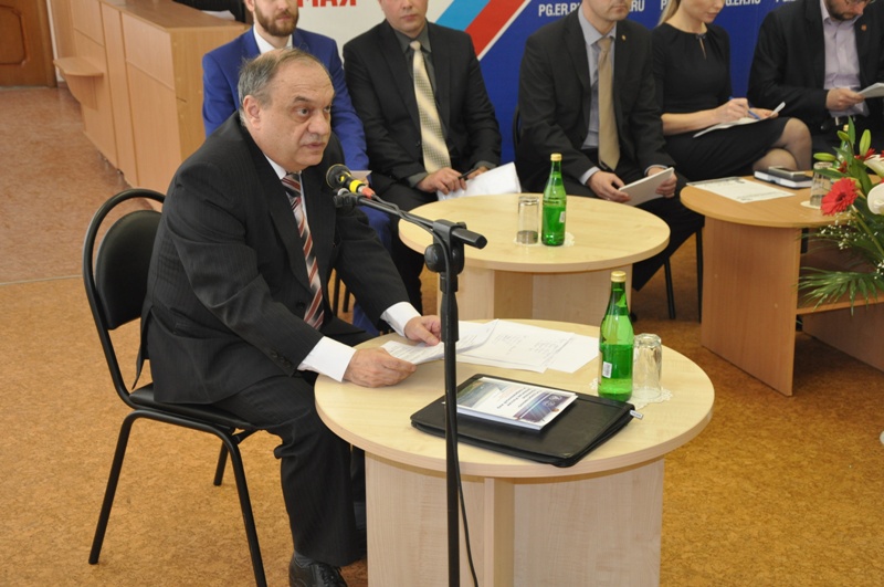 Дебаты участников предварительного голосования в Азове
