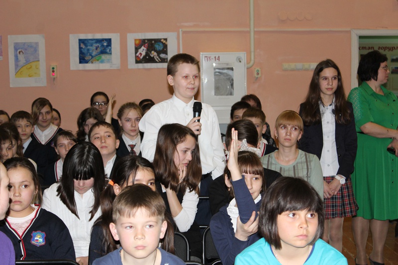 Давлекановские школьники пообщались с космонавтом
