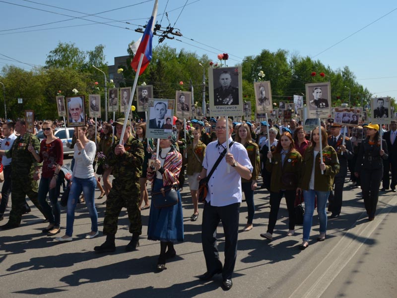Тысячи жителей Пензы присоединились к акции «Бессмертный полк»
