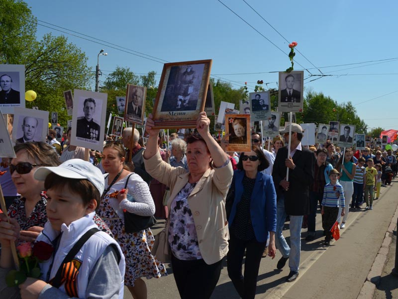 Тысячи жителей Пензы присоединились к акции «Бессмертный полк»