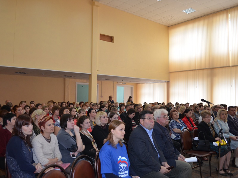 Встреча участников предварительного голосования с населением в Первомайском районе Пензы