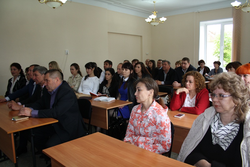 Наиль Магадиев провел встречу с работниками образования