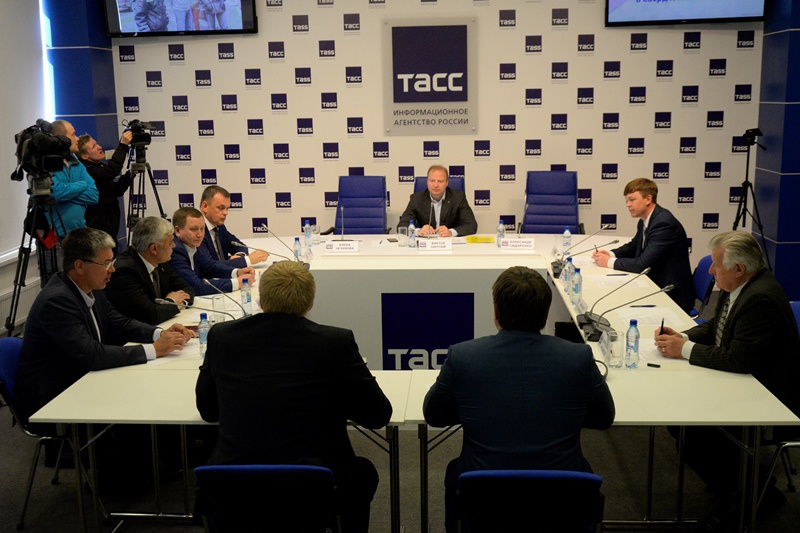 Дискуссионная трибуна в ТАСС по контролю за ремонтом дорог (1.06.2016)