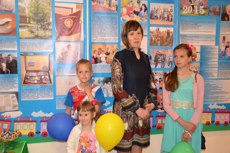 В Новоуральске открылась выставка семейных историй (1.06.2016)