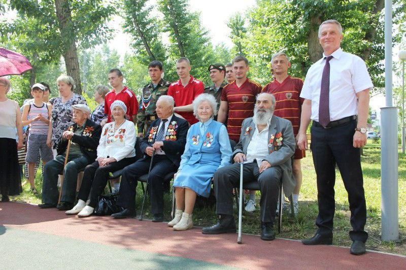 Единороссы Железнодорожного района Красноярска приняли участие в проведении Дня России
