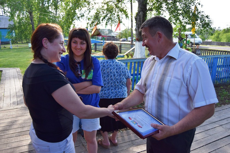 Нижнеингашские поздравили жителей деревни Павловка