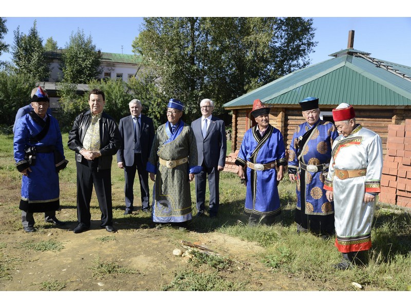Иосиф Кобзон встретился с общественностью Усть-Орды