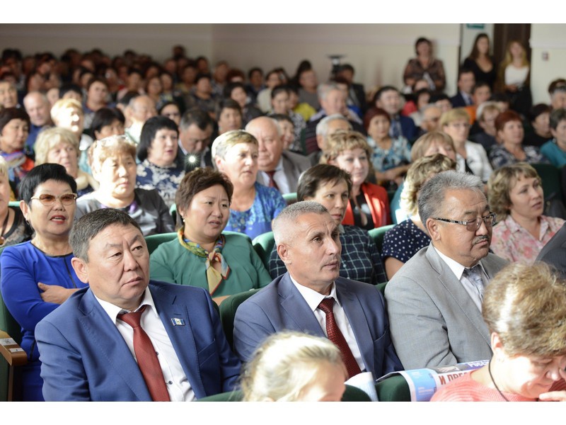 Иосиф Кобзон встретился с общественностью Усть-Орды