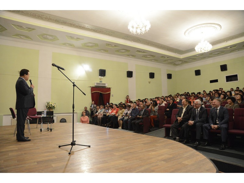 Иосиф Кобзон встретился с общественностью Усть-Орды