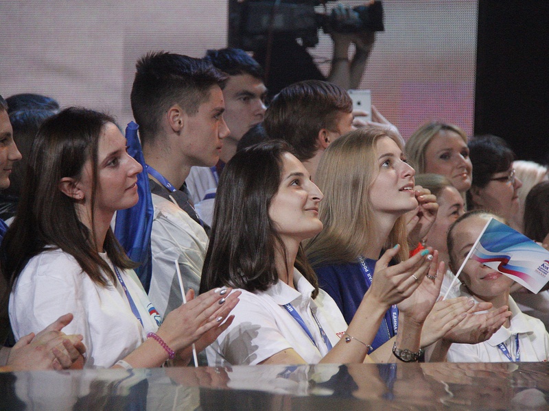 Предвыборный форум сторонников «ЕДИНОЙ РОССИИ» в Лужниках собрал более семи тысяч человек