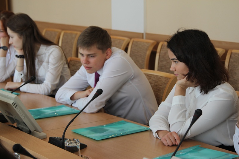 Уфимские школьники посетили пленарное заседание Государственного Собрания