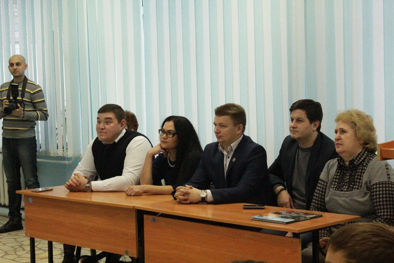 Ирек Зарипов провел для жуковских школьников «Урок мужества»