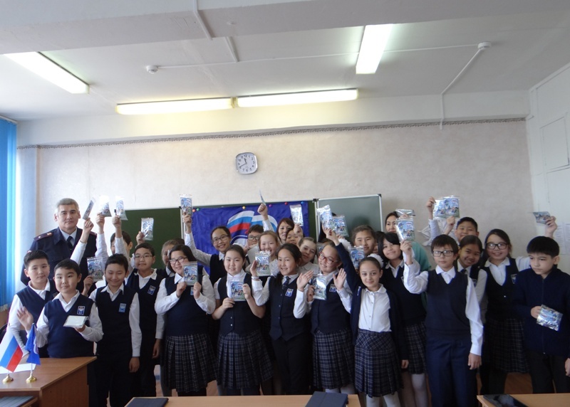 10 школа элиста. Элистинская гимназия 2001 год выпуск. Гимназия элиста. Классическая гимназия элиста. Элистинская классическая гимназия.