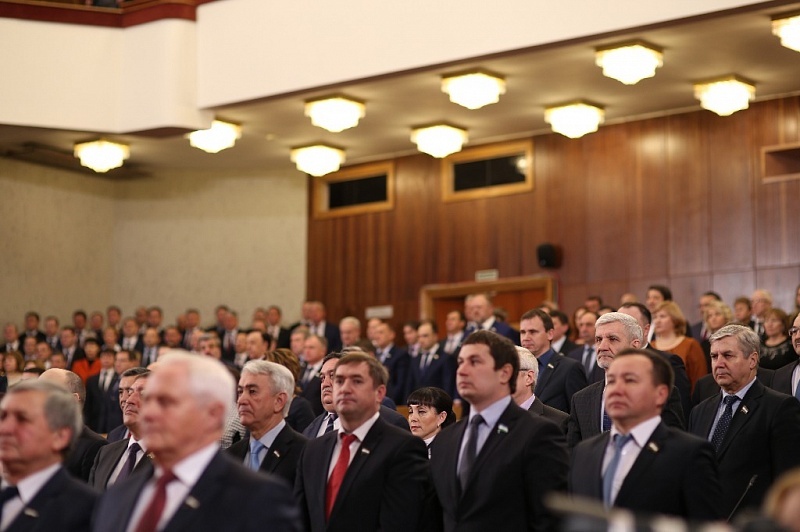 Рустэм Хамитов обратился с ежегодным Посланием Государственному Собранию – Курултаю Башкортостана