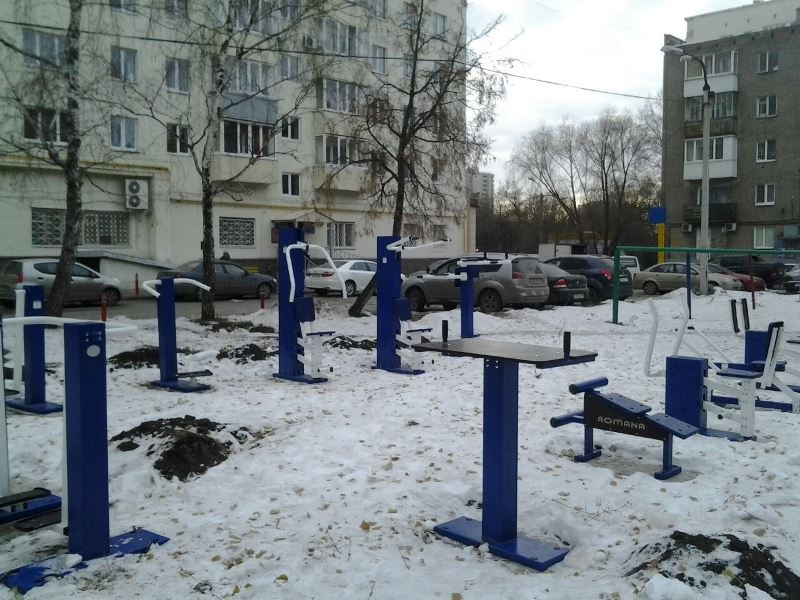 В рамках партпроекта «Реальные дела» в Октябрьском районе установлены уличные тренажеры
